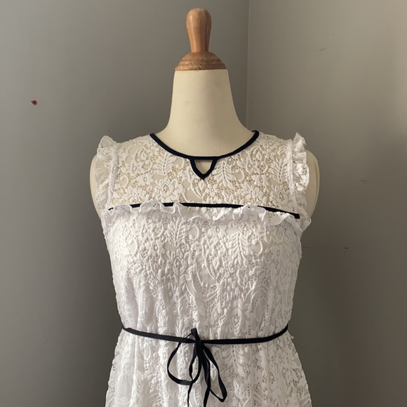 Stork & Babe | White Lace top - Picture 3 of 5